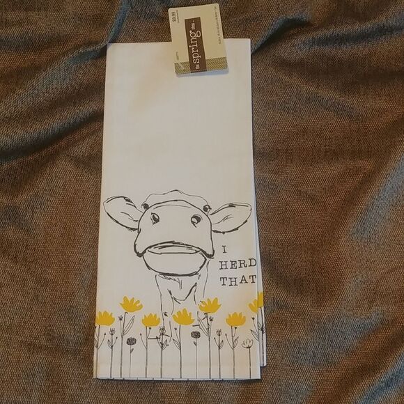 NWT Farmhouse Theme Cow "I herd that" with yellow flowers - Picture 1 of 4